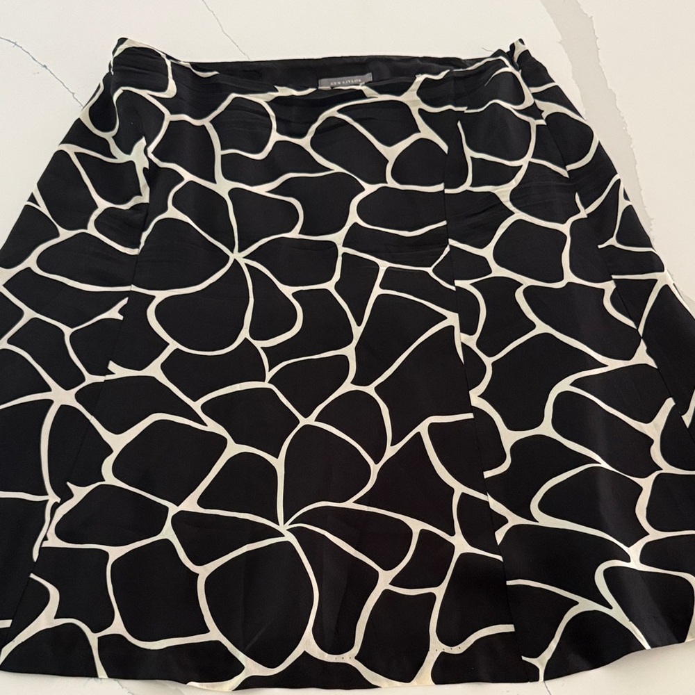 Ann Taylor Black and Cream A-Line Skirt